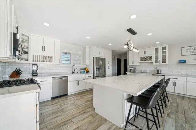 $890,000 | 17487 Aspen Street, Hesperia, CA 92345