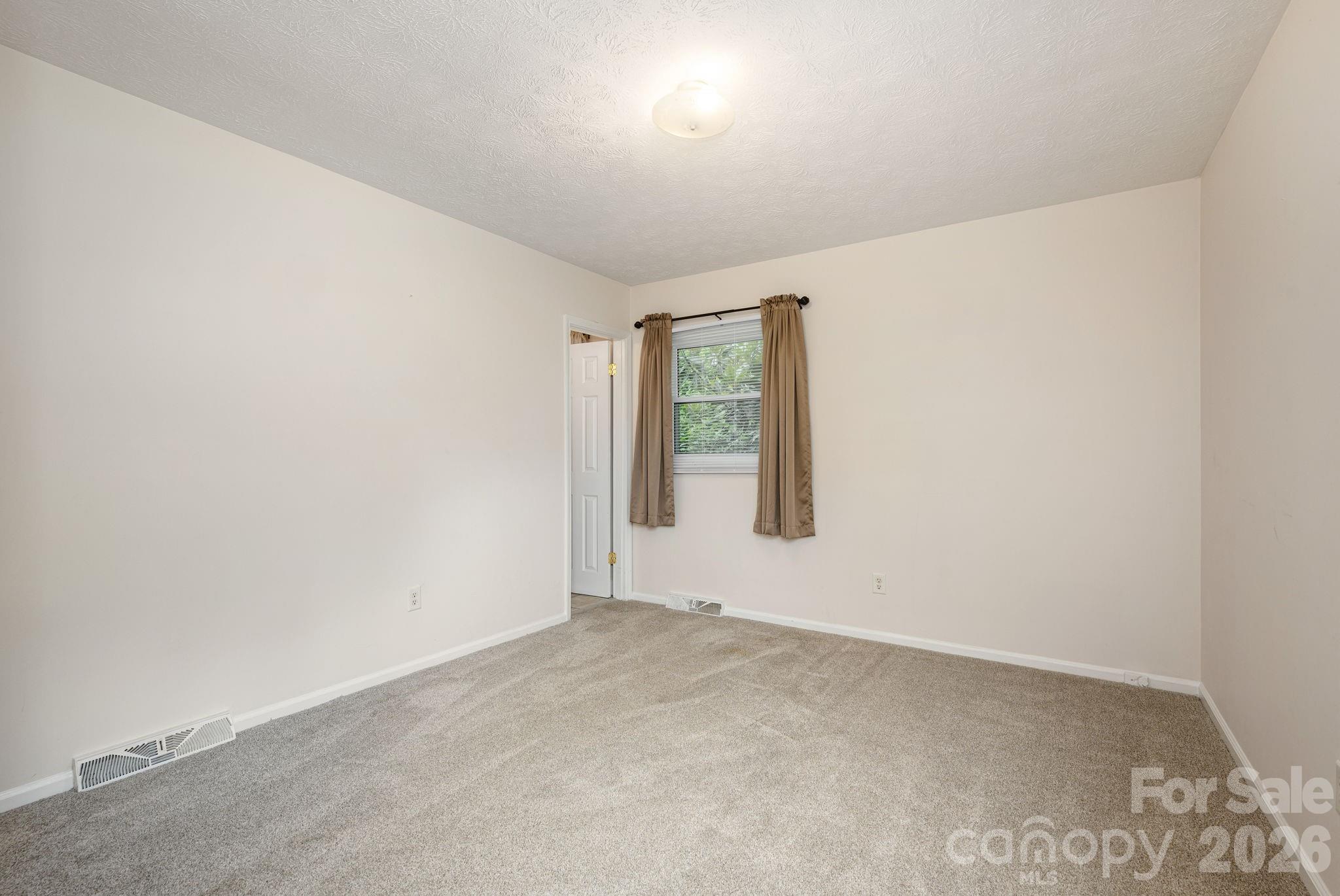 107 Maywood Road Hendersonville, NC 28792 - Photo 11 of 25