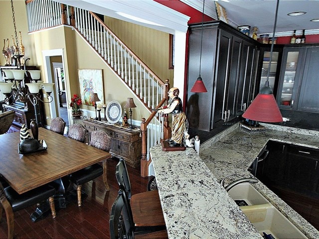 1012 Riviera Drive Elgin, IL 60124 - Photo 10 of 25 a view of a livingroom with furniture