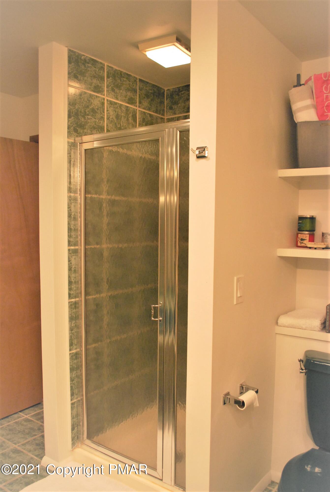 178 Edinburgh Road Bushkill, PA 18324 - Photo 23 of 54 a bathroom with a shower