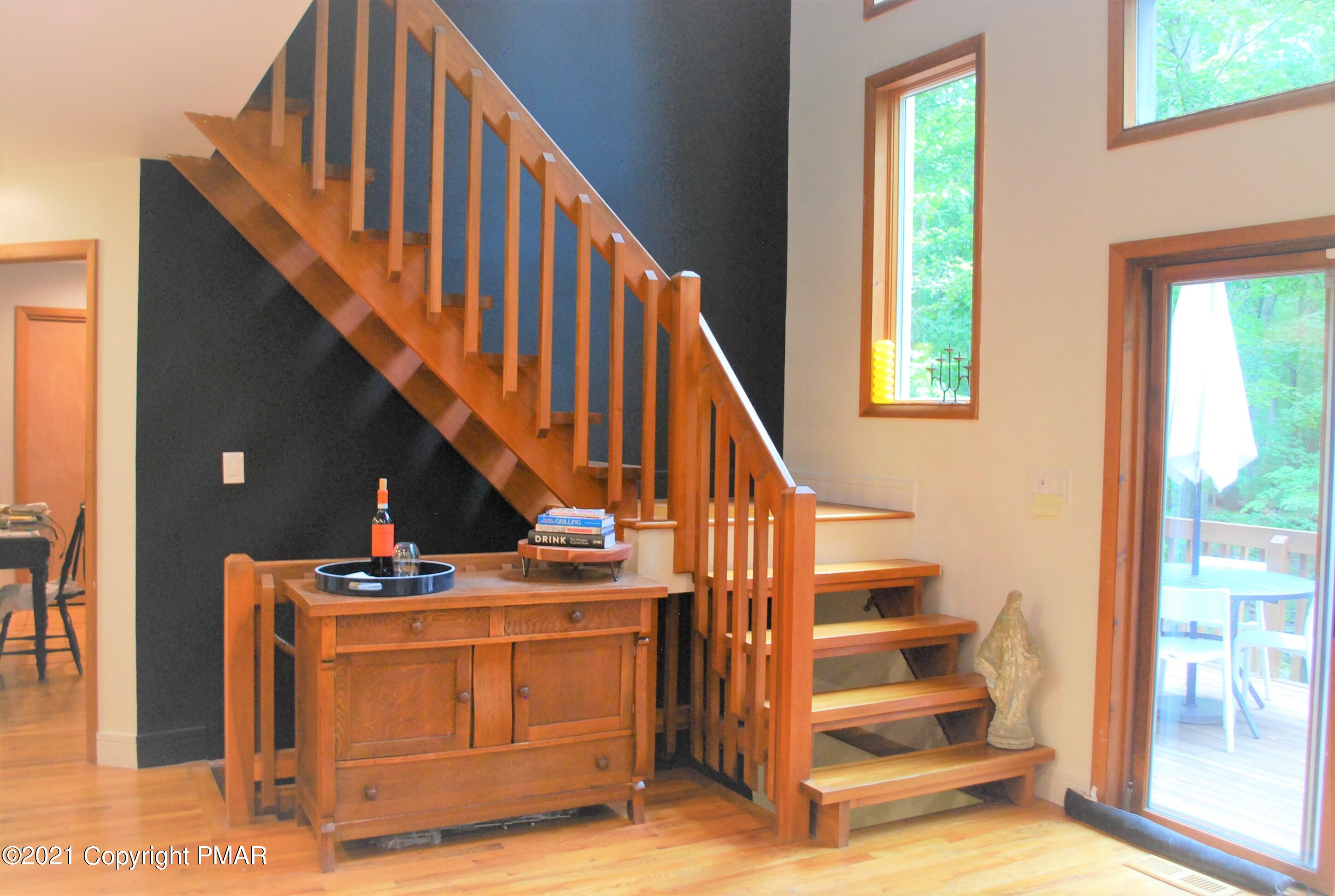 178 Edinburgh Road Bushkill, PA 18324 - Photo 24 of 54 a view of entryway with a front door