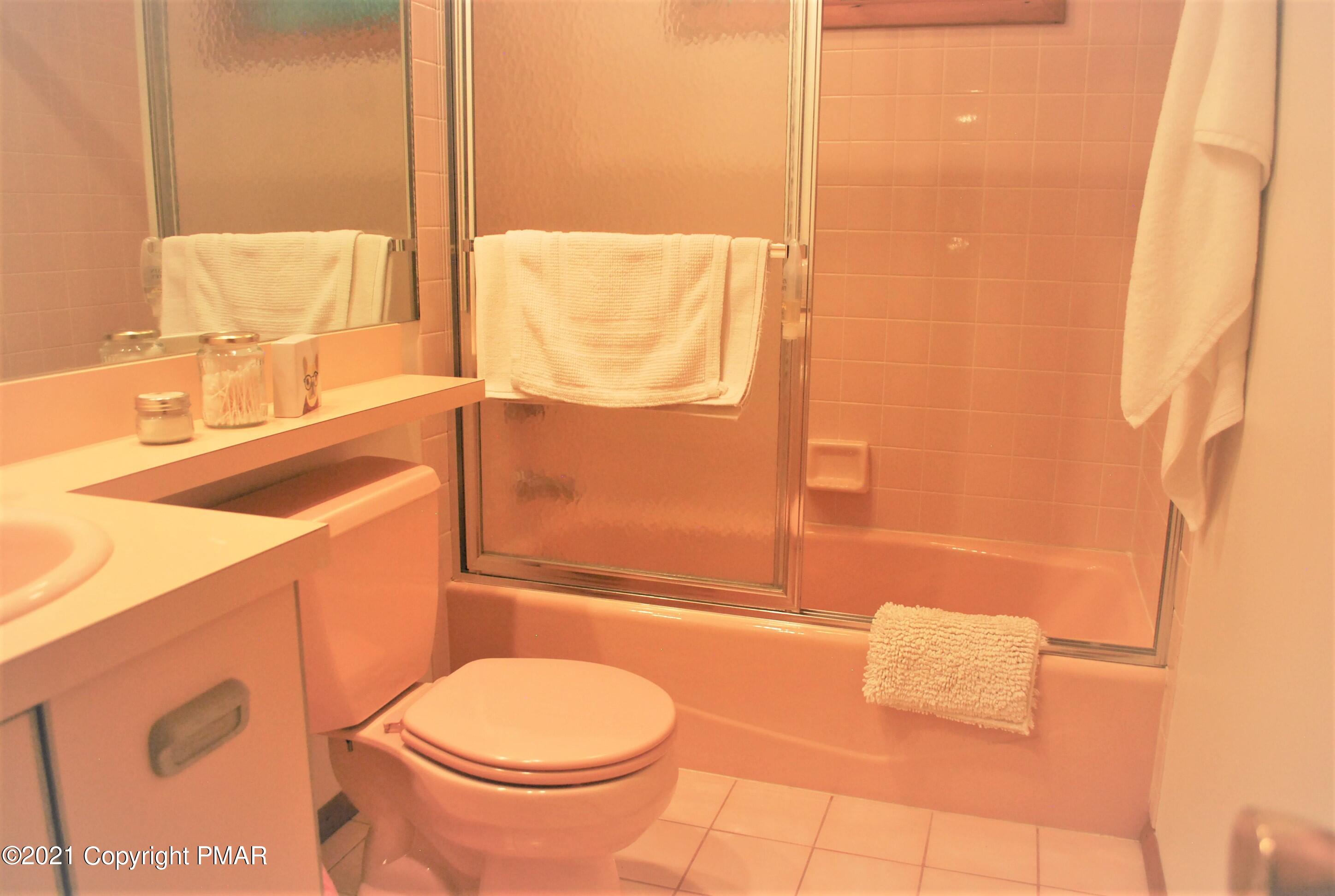 178 Edinburgh Road Bushkill, PA 18324 - Photo 37 of 54 a bathroom with a toilet and a shower