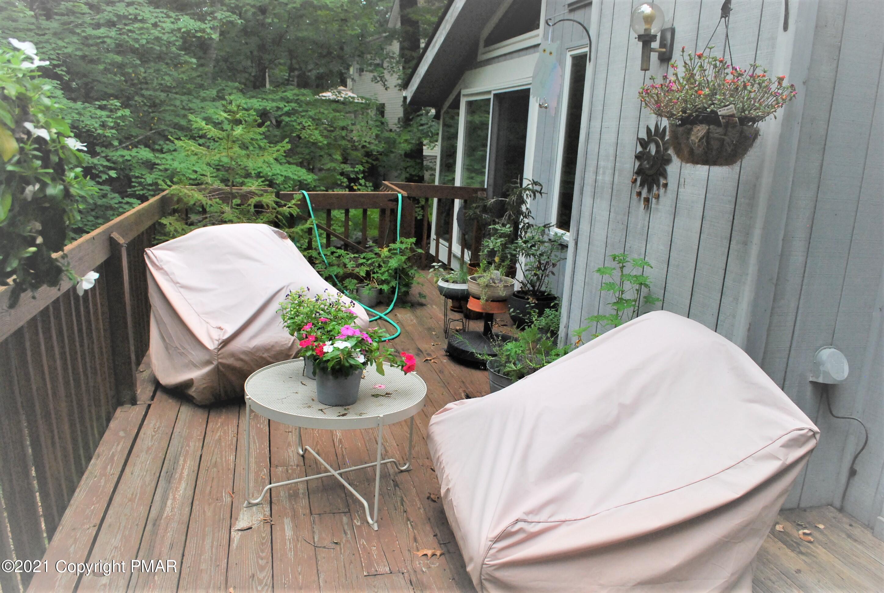 178 Edinburgh Road Bushkill, PA 18324 - Photo 48 of 54 a view of balcony with furniture