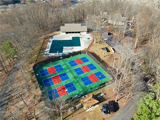 a view of an outdoor space