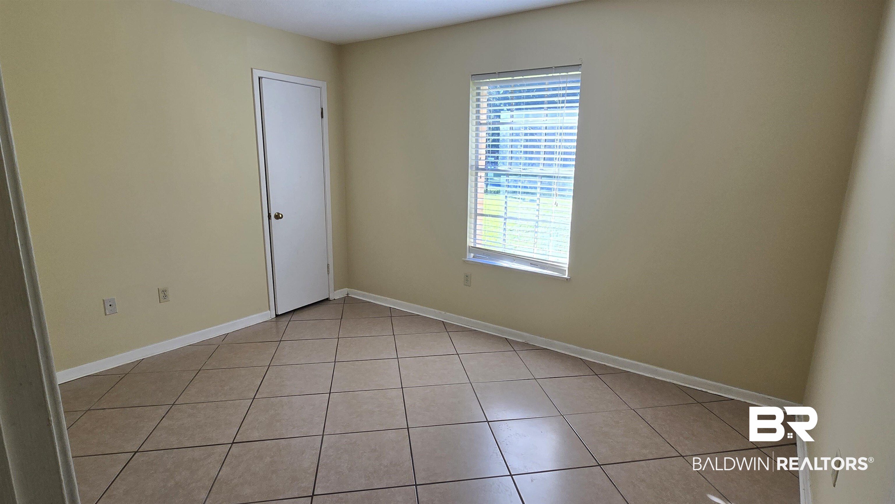 615 East Pedigo Avenue Foley, AL 36535 - Photo 25 of 31