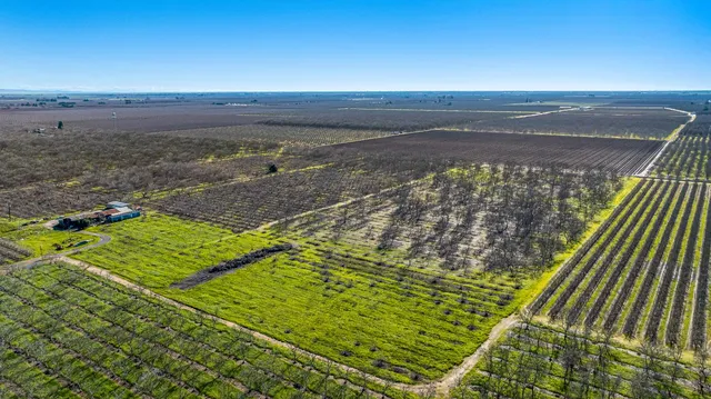 a view of outdoor space