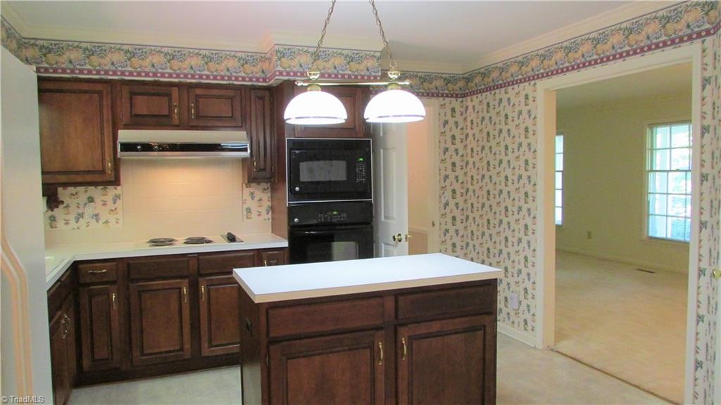 743 Ridgeway Lane Lexington, NC 27295 - Photo 13 of 28 Kitchen
