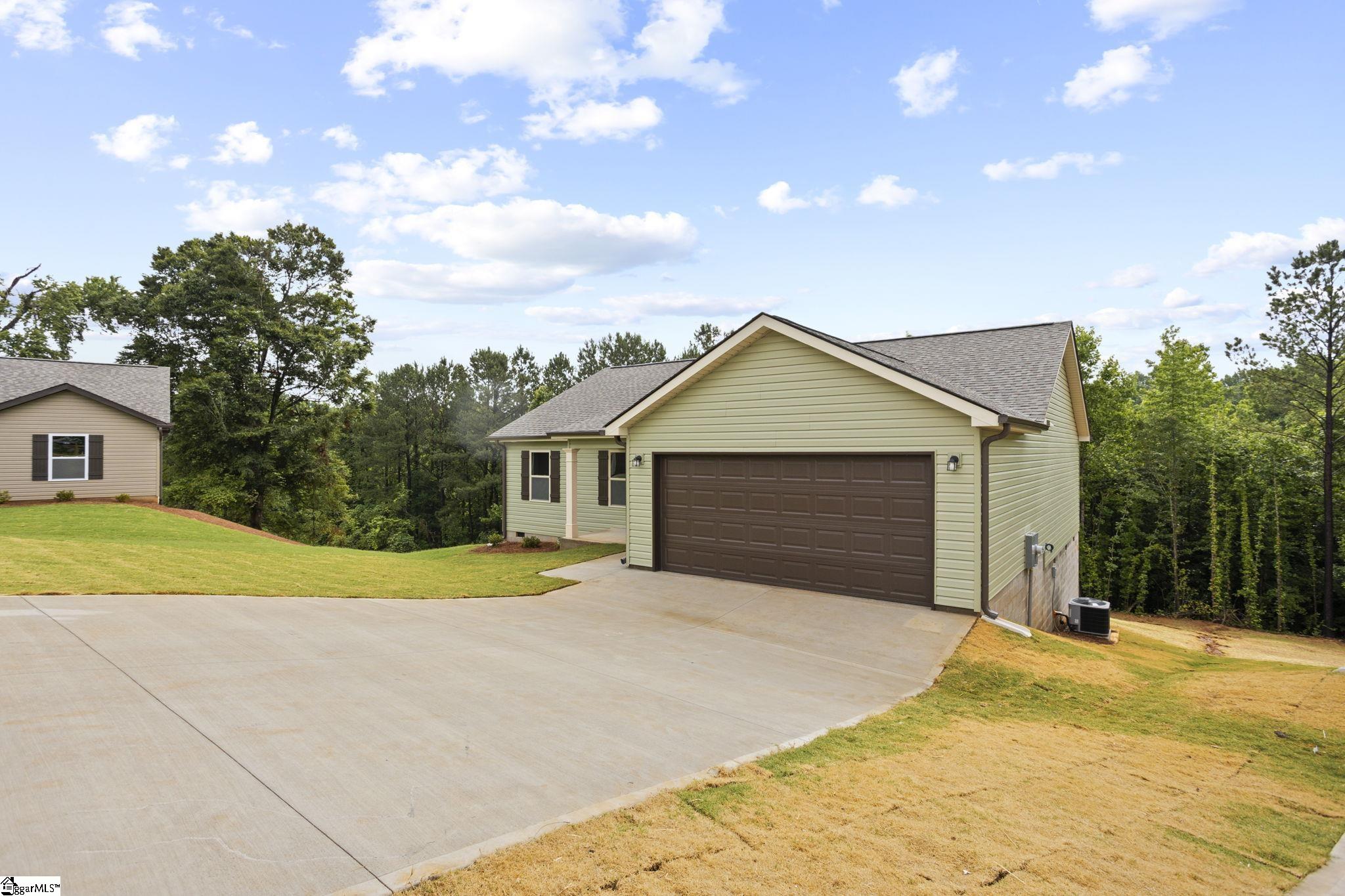 516 Crossgate Way Fountain Inn, SC 29644 - Photo 3 of 36