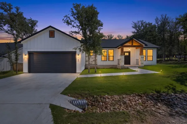 $344,500 | 165 Nuuanu Lane, Bastrop, TX 78602