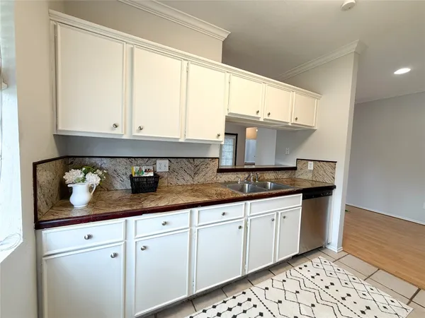 $164,900 | 2023 Gentryside Drive, Unit 506, Houston, TX 77077