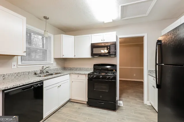 $2,140 | 2246 Camden Court, Jonesboro, GA 30236