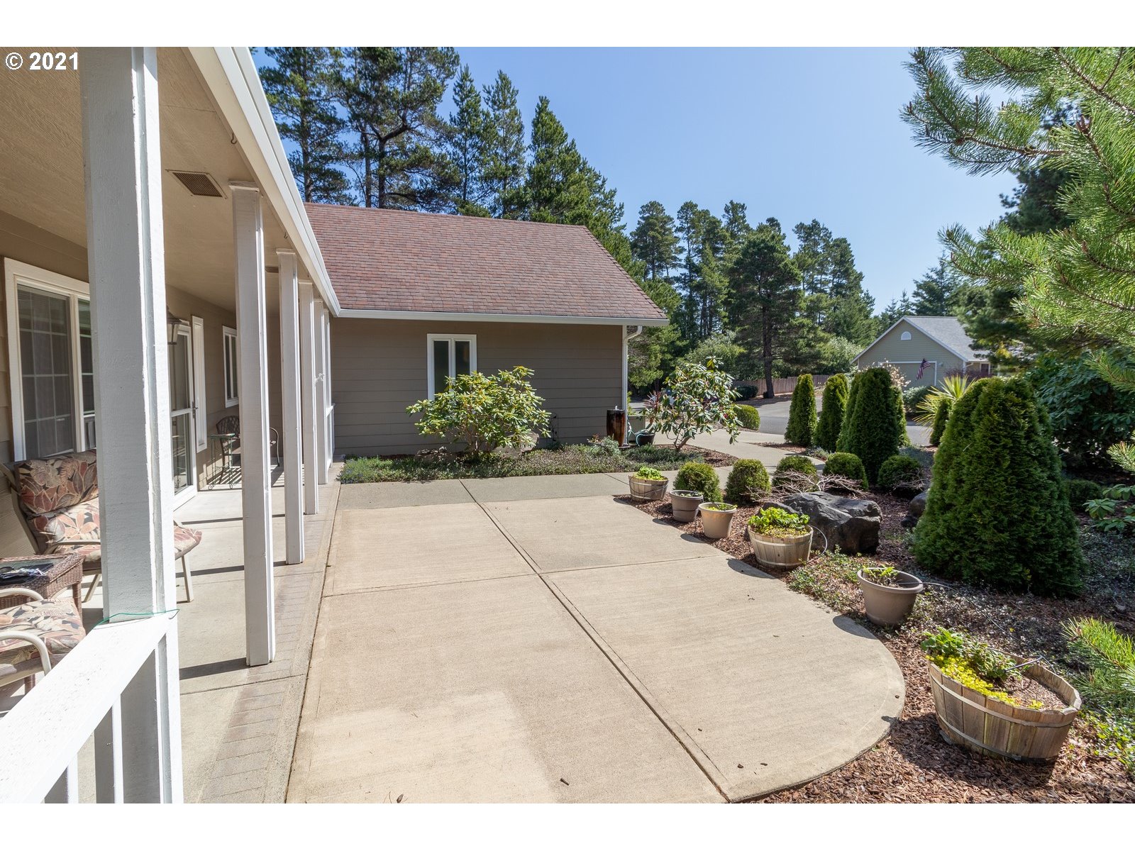2467 Willow Loop Florence, OR 97439 - Photo 3 of 26 Gallery Image 3