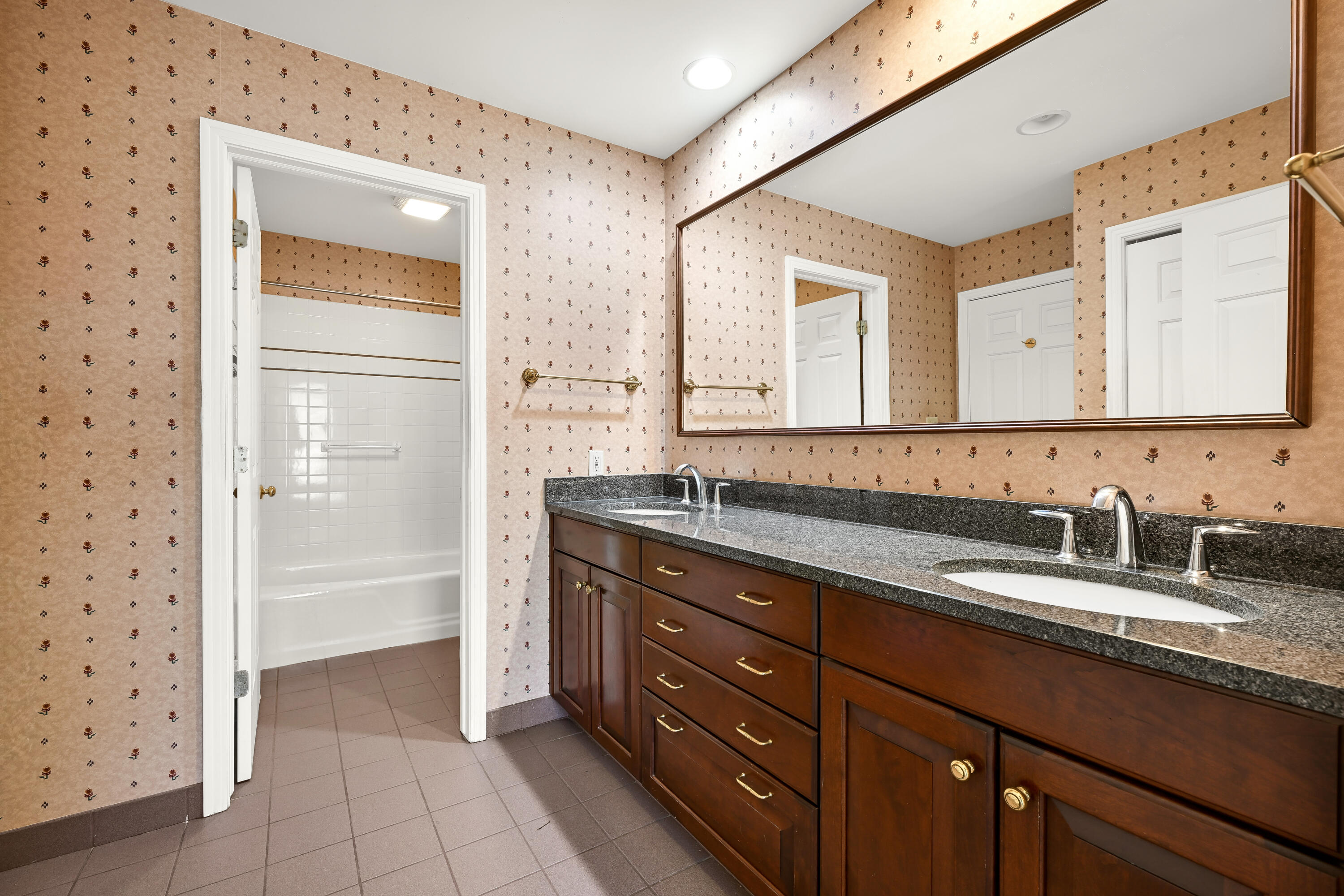 4426 7th Street Somers, WI 53144 - Photo 13 of 25 DSC_3042