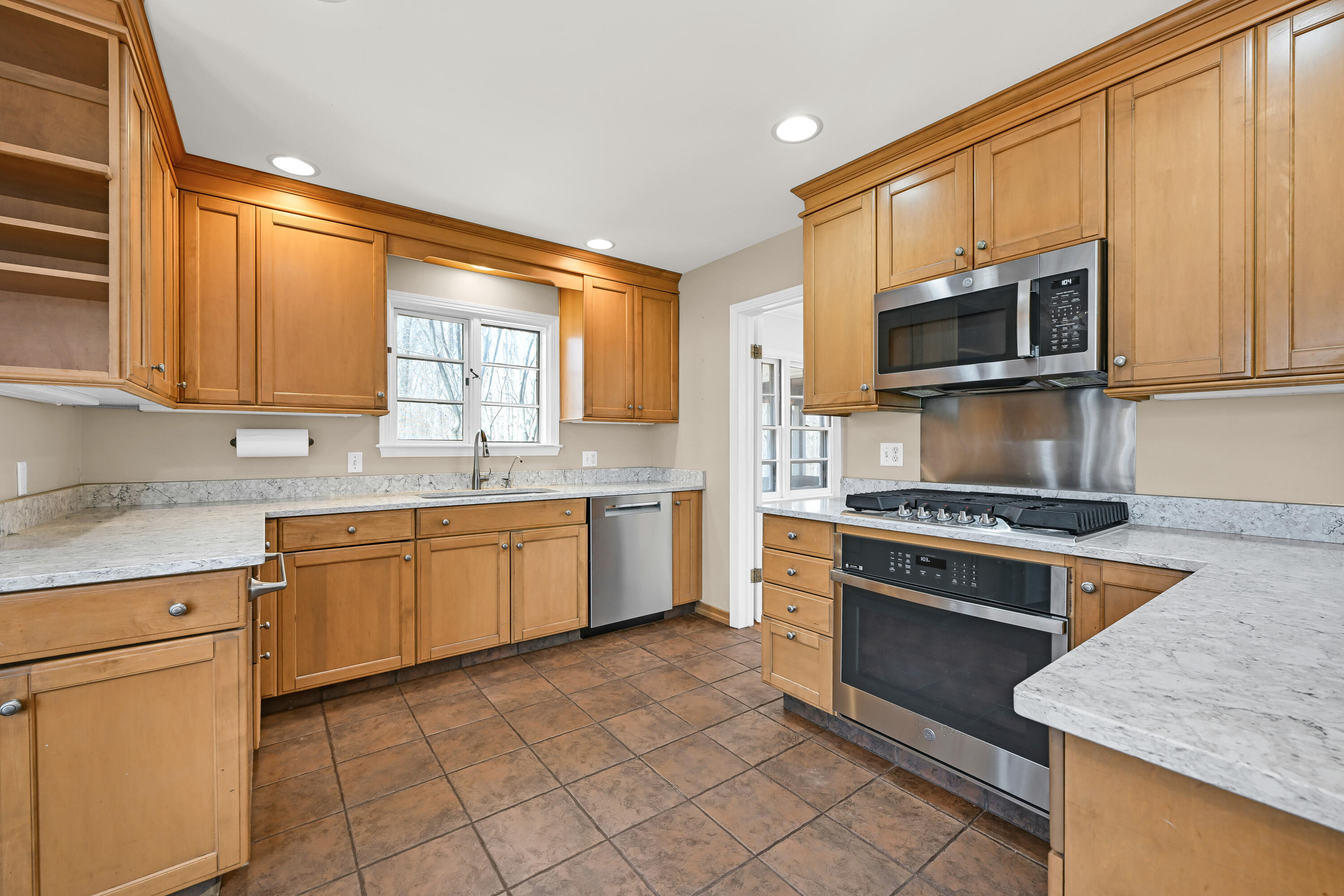 4426 7th Street Somers, WI 53144 - Photo 4 of 25 DSC_3012