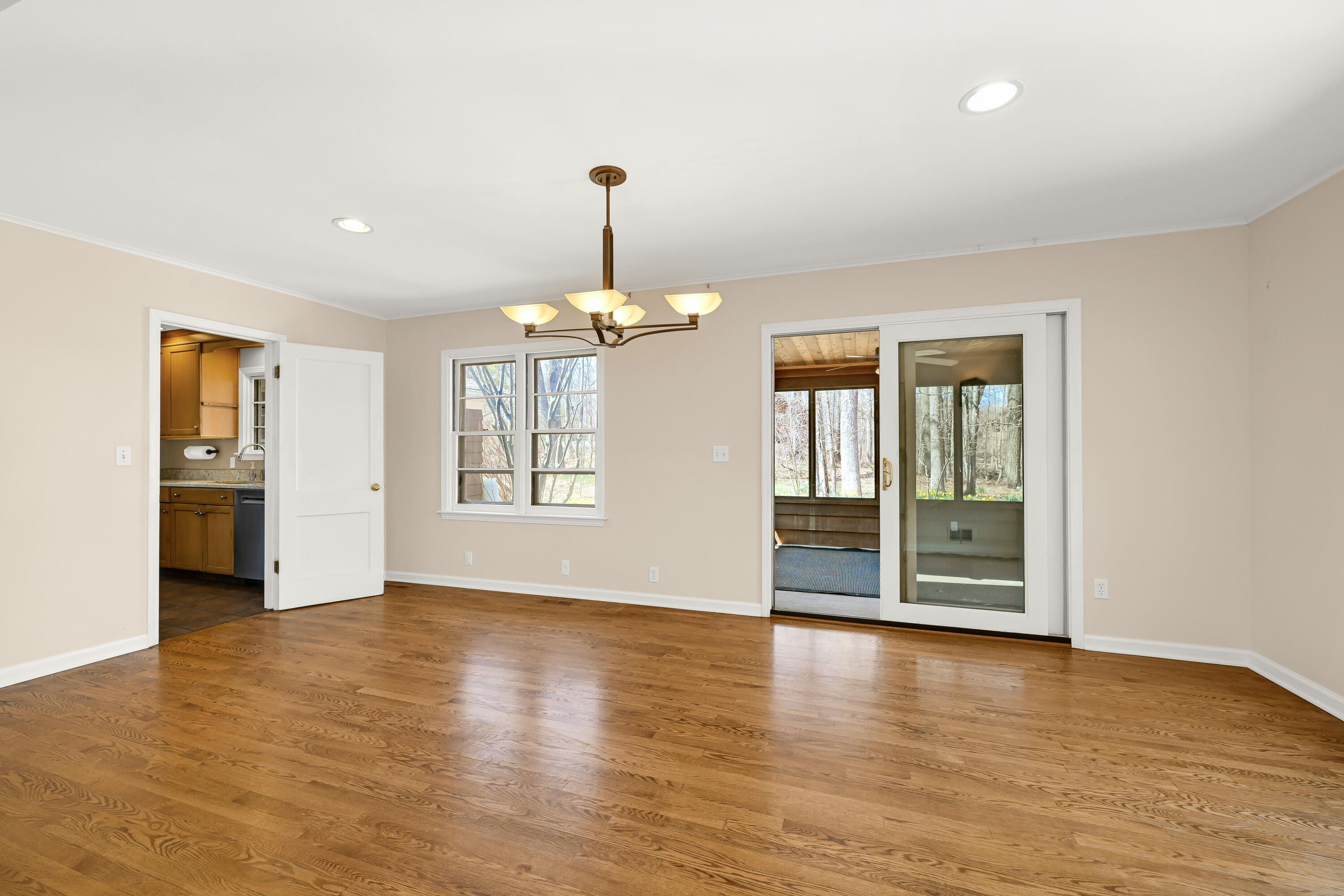 4426 7th Street Somers, WI 53144 - Photo 6 of 25 DSC_2987