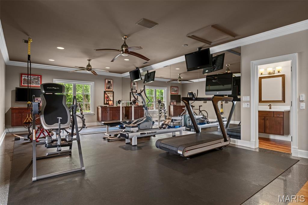 760 Kent Road Ladue, MO 63124 - Photo 39 of 61