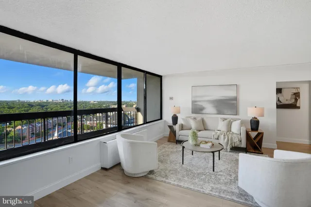 $299,900 | 3701 South George Mason Drive, Unit 1510N, Falls Church, VA 22041