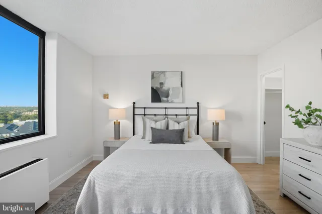 $299,900 | 3701 South George Mason Drive, Unit 1510N, Falls Church, VA 22041