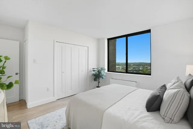 $299,900 | 3701 South George Mason Drive, Unit 1510N, Falls Church, VA 22041