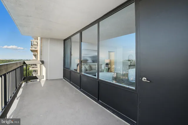 $299,900 | 3701 South George Mason Drive, Unit 1510N, Falls Church, VA 22041