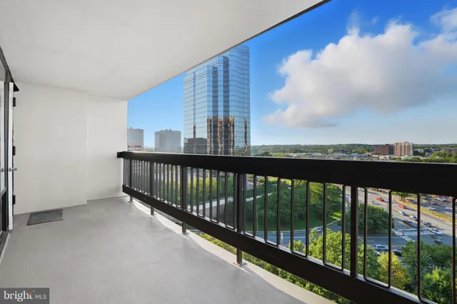 $299,900 | 3701 South George Mason Drive, Unit 1510N, Falls Church, VA 22041