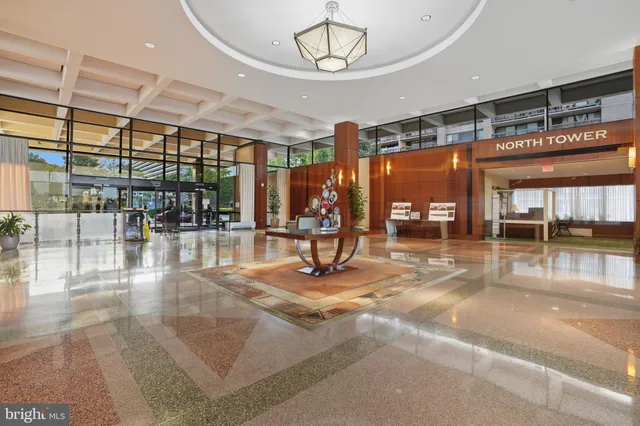 $299,900 | 3701 South George Mason Drive, Unit 1510N, Falls Church, VA 22041