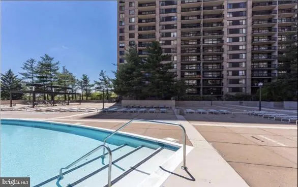 $299,900 | 3701 South George Mason Drive, Unit 1510N, Falls Church, VA 22041