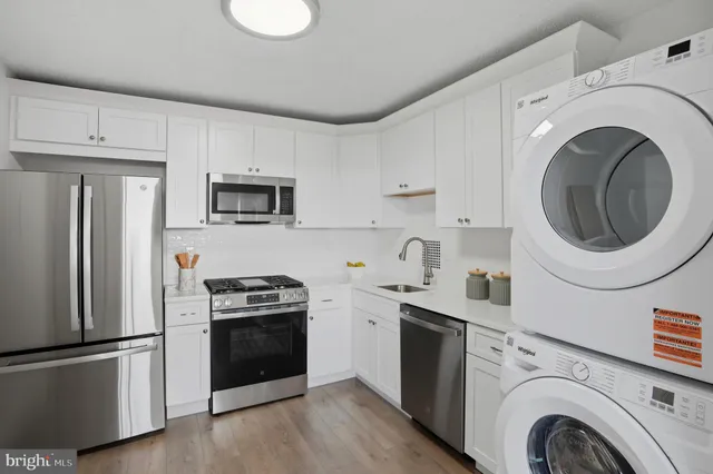 $299,900 | 3701 South George Mason Drive, Unit 1510N, Falls Church, VA 22041