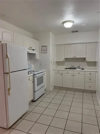 $2,100 | 4926 Deauville Drive, Orlando, FL 32808