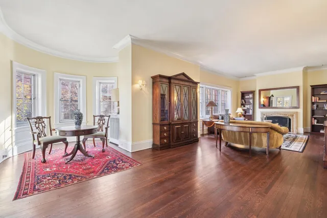 $1,250,000 | 490 Summit Avenue, St. Paul, MN 55102