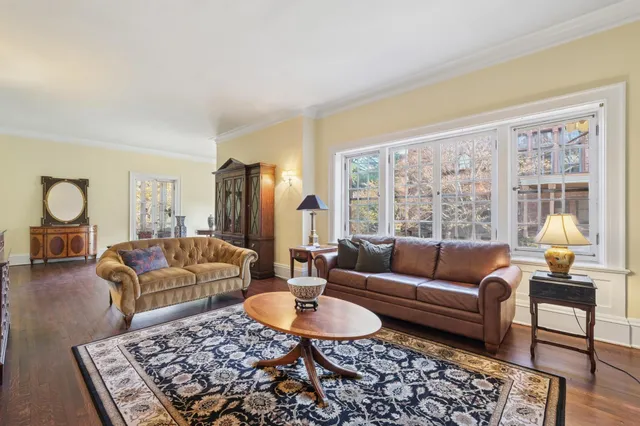 $1,250,000 | 490 Summit Avenue, St. Paul, MN 55102