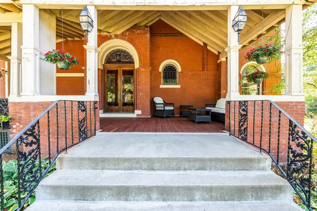 $1,250,000 | 490 Summit Avenue, St. Paul, MN 55102