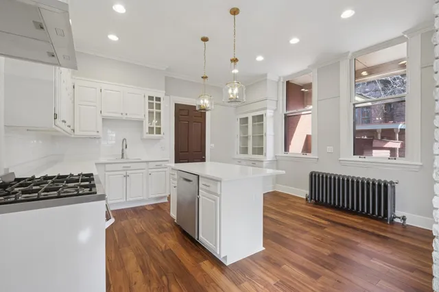 $1,250,000 | 490 Summit Avenue, St. Paul, MN 55102