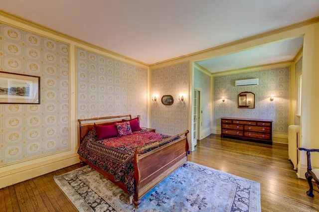 $1,250,000 | 490 Summit Avenue, St. Paul, MN 55102