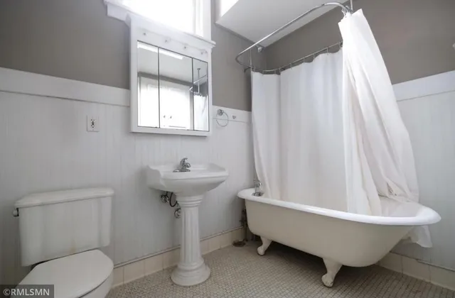 $1,250,000 | 490 Summit Avenue, St. Paul, MN 55102