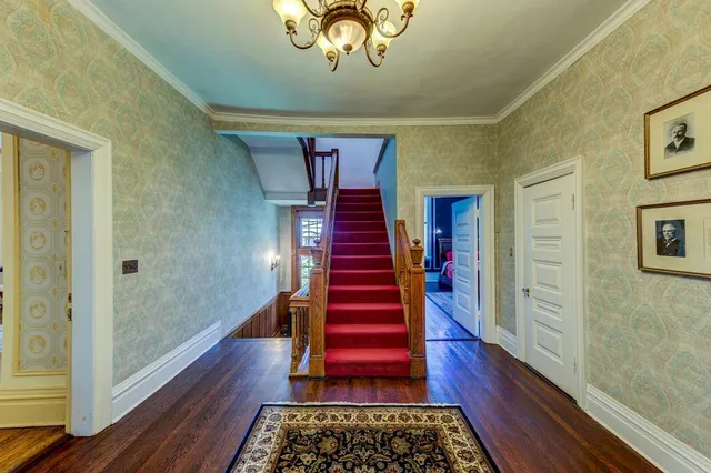 $1,250,000 | 490 Summit Avenue, St. Paul, MN 55102