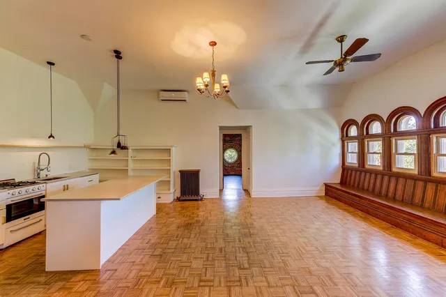 $1,250,000 | 490 Summit Avenue, St. Paul, MN 55102