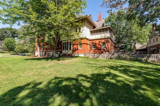 $1,250,000 | 490 Summit Avenue, St. Paul, MN 55102