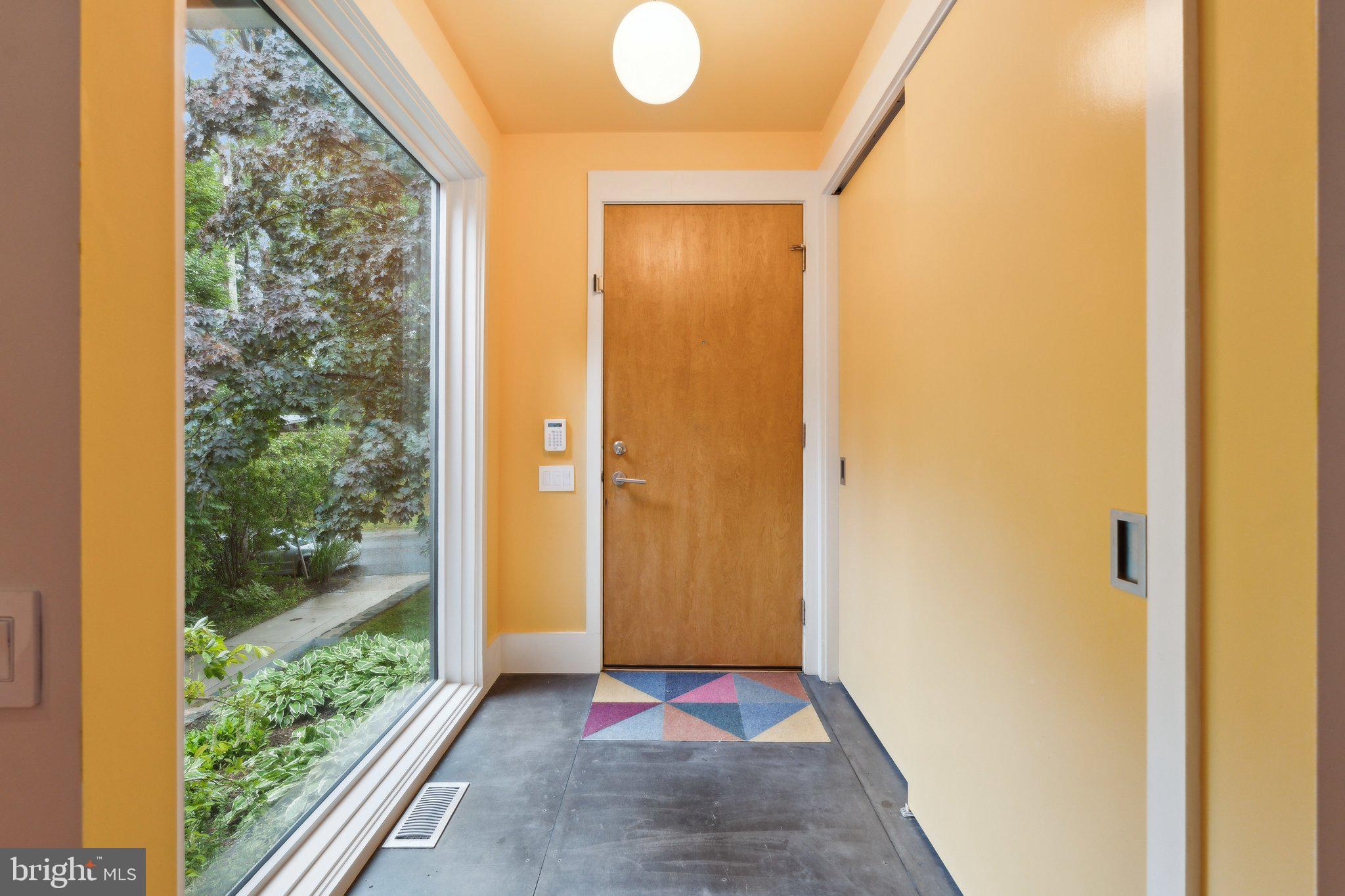 5929 Onondaga Road Bethesda, MD 20816 - Photo 12 of 47 a view of an empty room and window