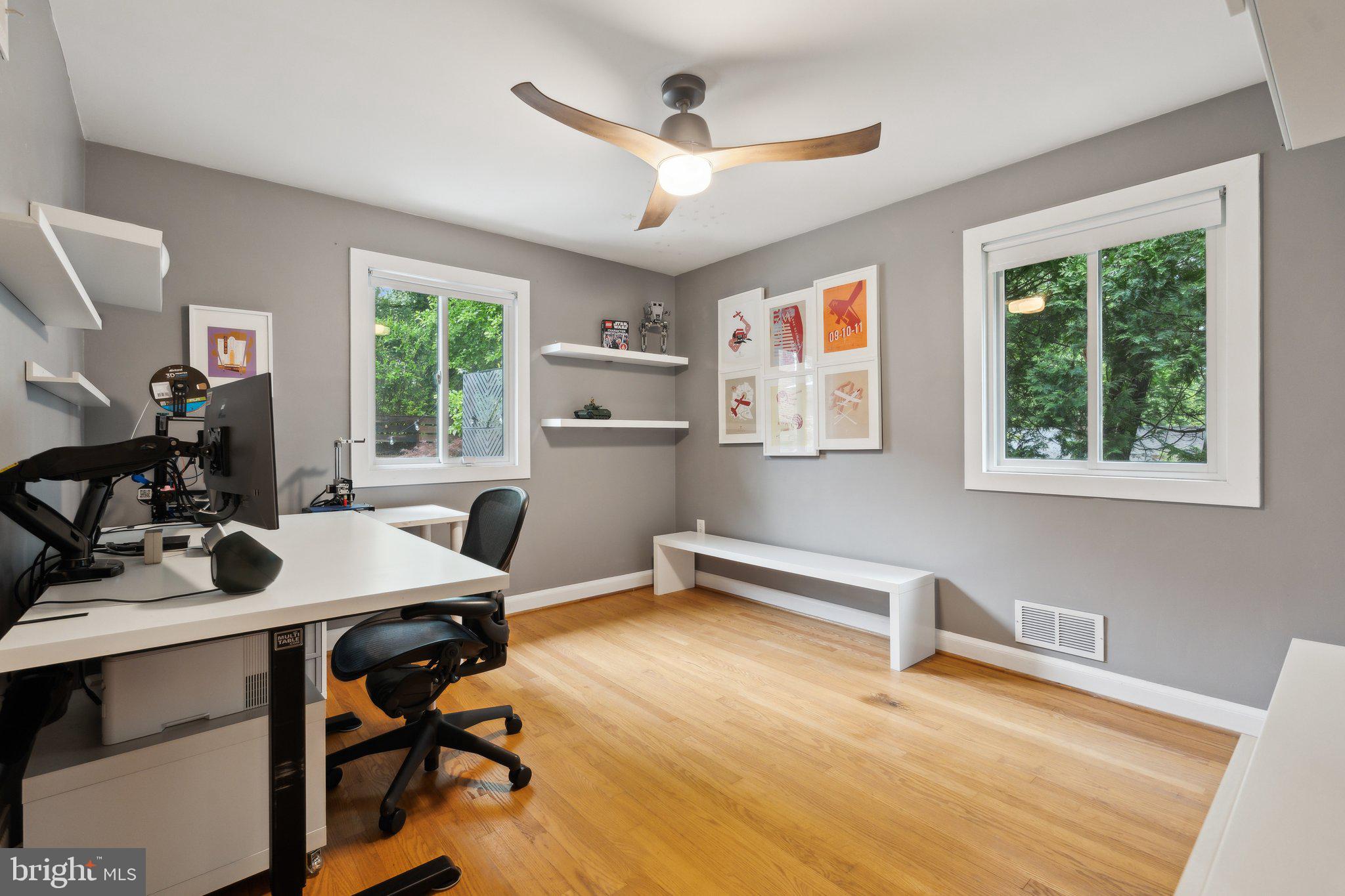 5929 Onondaga Road Bethesda, MD 20816 - Photo 13 of 47 a workspace with furniture and a window
