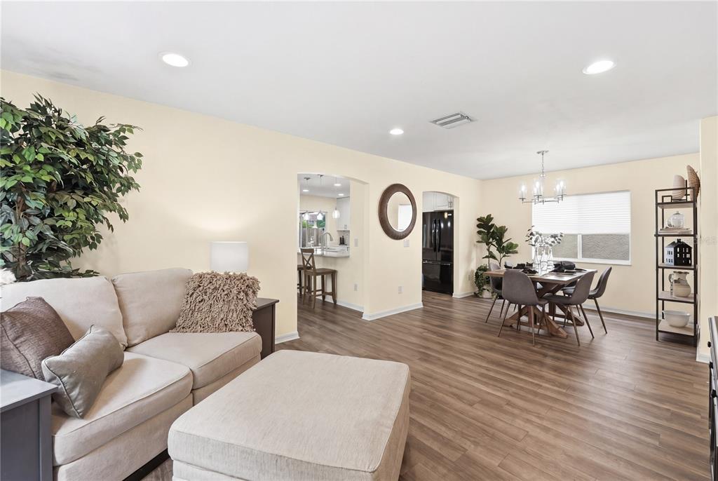 12942 Fennway Ridge Drive Riverview, FL 33579 - Photo 4 of 47