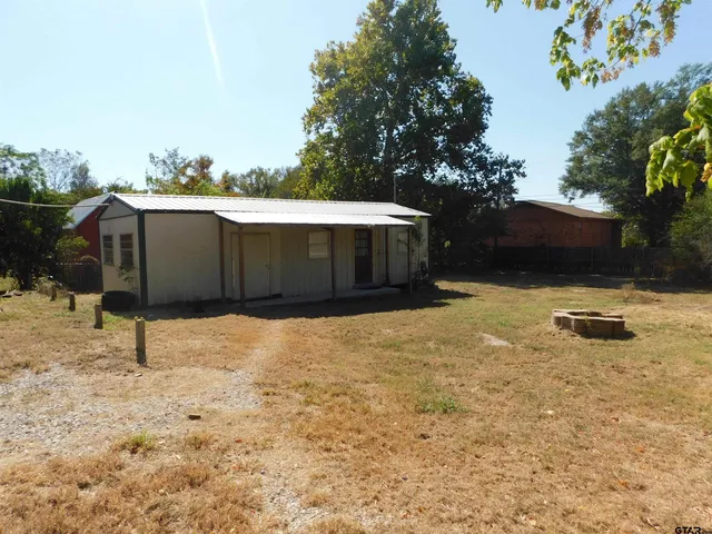 $1,000 | 305 B Arthur Street, Lindale, TX 75771