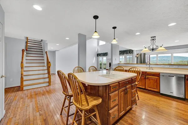 $580,000 | 312 Horseshoe Farm Road, Pembroke, VA 24136
