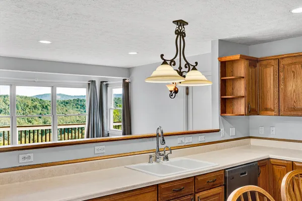 $580,000 | 312 Horseshoe Farm Road, Pembroke, VA 24136