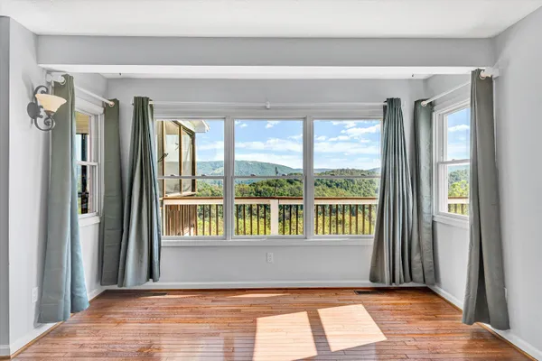 $580,000 | 312 Horseshoe Farm Road, Pembroke, VA 24136