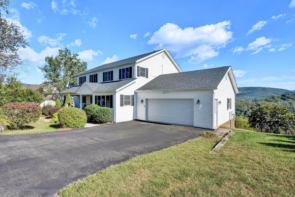 $580,000 | 312 Horseshoe Farm Road, Pembroke, VA 24136