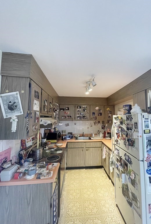 55 Jacqueline Road, Unit 7 Waltham, MA 02452 - Photo 6 of 11