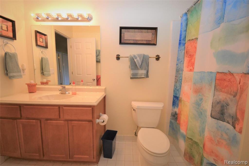 35444 Fredericksburg Road Farmington Hills, MI 48331 - Photo 41 of 52