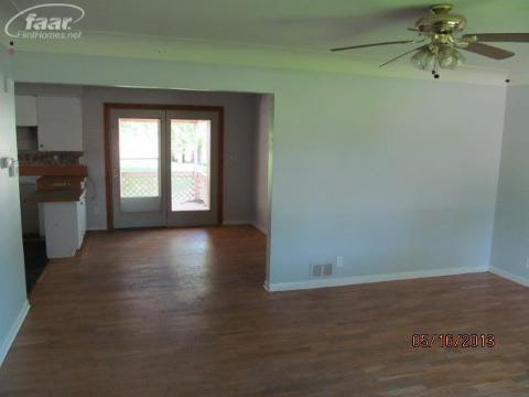1168 South Genesee Road Burton, MI 48509 - Photo 3 of 17 20356855-2.JPG