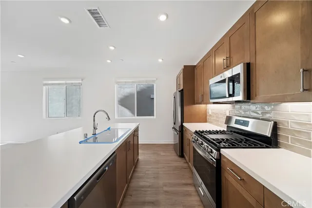 $684,900 | 2590 Sprout Lane, Corona, CA 92883